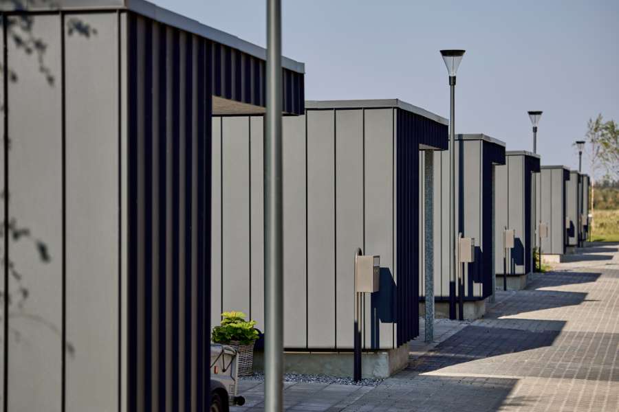 Steel profiles on terraced houses, Sofiendal Enge, Poul Anker Bechs Vej 232, 9200 Aalborg SV, Denmark